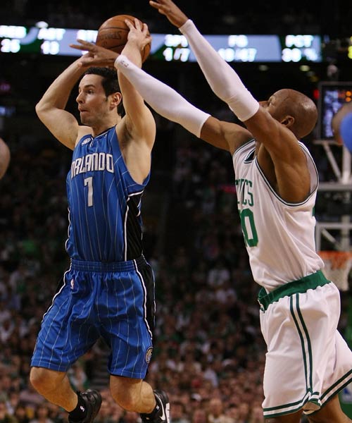 篮球赛场上 篮球赛场上